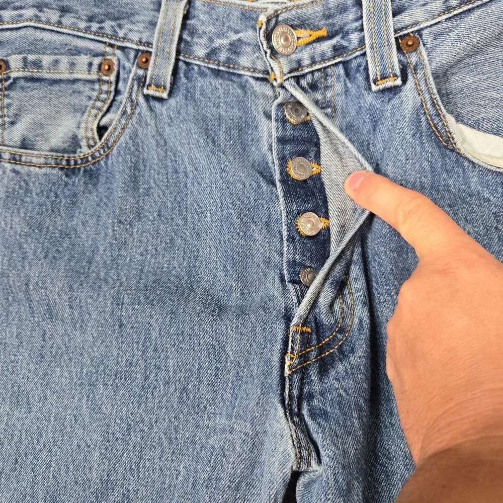 Levis 501 Jeans Mens 33x34 (fit 32x32.5) Blue Button Fly Denim 100% cotton